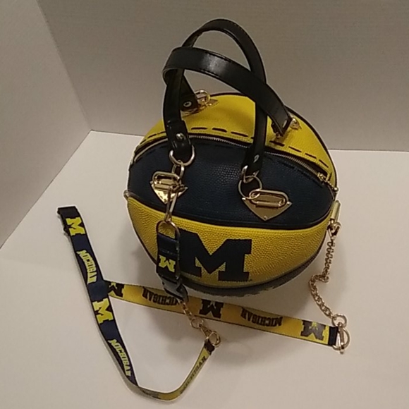 LIMITED EDITION HANDMADE "MICHIGAN" Basketball Purse - Picture 6 of 16